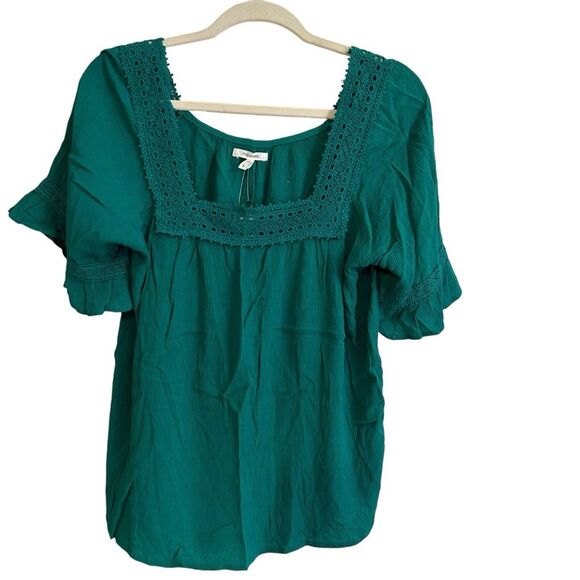 Maurices Flowy Green Crochet Neckline Top Size Small NWT - Picture 1 of 5